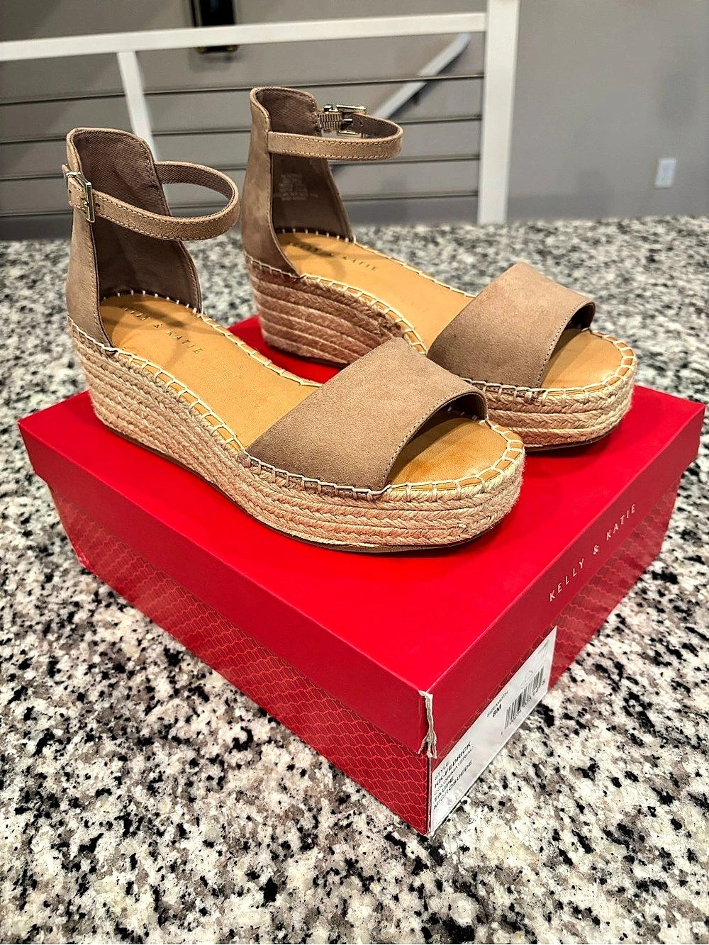 Kelly & Katie Fedrick Wedge Platform Sandals Taupe 8M